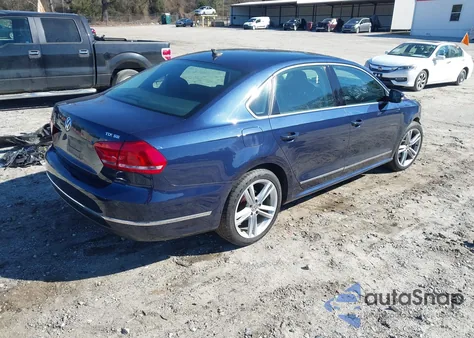 2015 Volkswagen Passat 2.0L Tdi Se z USA, uszkodzony, nr VIN 1VWBV7A37FC085113